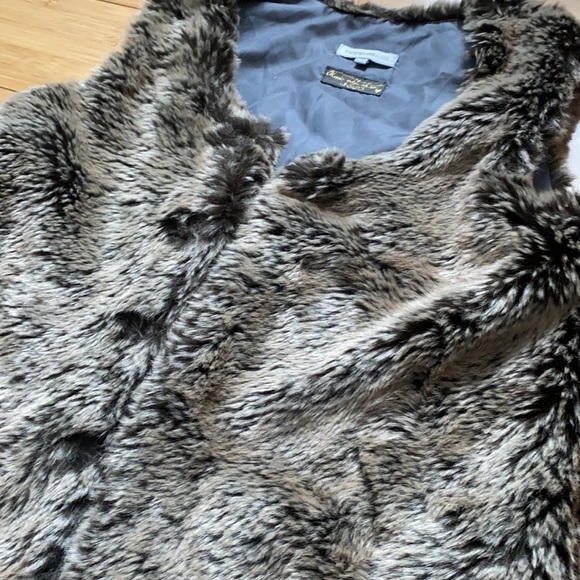 ADORABLE noppies fur vest - Picture 3 of 4